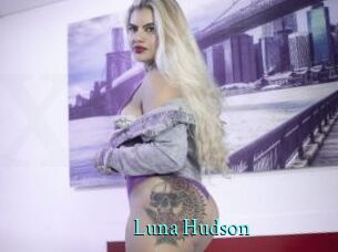 Luna_Hudson