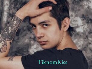 TiknomKiss